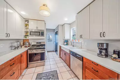 248 Revilo Avenue, Shirley, NY 11967 - Photo 8