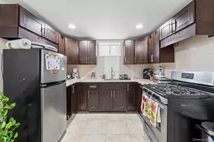 556 Park Ave, West Hempstead, NY 11552 - Photo 28
