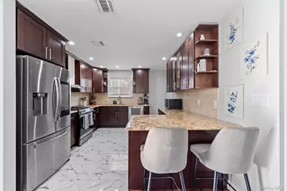 556 Park Avenue, West Hempstead, NY 11552 - Photo 8