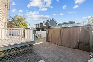556 Park Ave, West Hempstead, NY 11552 - Photo 34