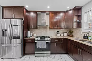 556 Park Ave, West Hempstead, NY 11552 - Photo 24