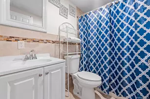 556 Park Ave, West Hempstead, NY 11552 - Photo 30