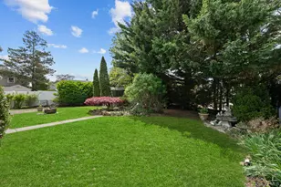 266 Bellmore Rd, East Meadow, NY 11554 - Photo 38