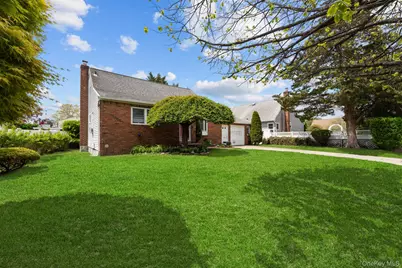 266 Bellmore Road, East Meadow, NY 11554 - Photo 44