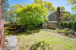 10 McKenzie St, Huntington, NY 11743 - Photo 32
