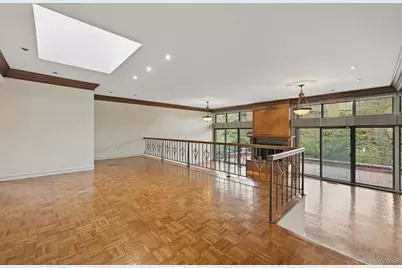 25 Chestnut Hill, Roslyn, NY 11576 - Photo 10