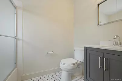 25 Chestnut Hill, Roslyn, NY 11576 - Photo 20