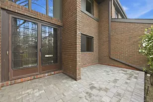 25 Chestnut Hill, Roslyn, NY 11576 - Photo 2