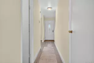 11 Squires Gate, Poughkeepsie, NY 12603 - Photo 6