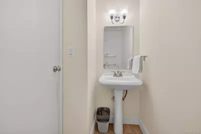 11 Squires Gate #unit B, Poughkeepsie, NY 12603 - Photo 18