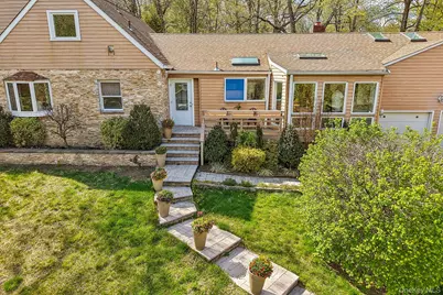 130 Wood Hollow Lane, New Rochelle, NY 10804 - Photo 2