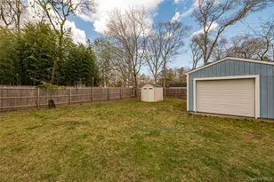 6 Longview Dr, East Quogue, NY 11942 - Photo 14