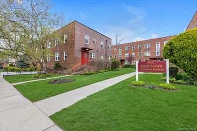 275 Maple Avenue #D6, Rockville Centre, NY 11570 - Photo 1