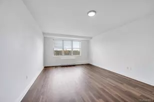 300 E Overlook, Port Washington, NY 11050 - Photo 6