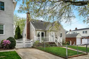 1031 Theodora St, Franklin Square, NY 11010 - Photo 2