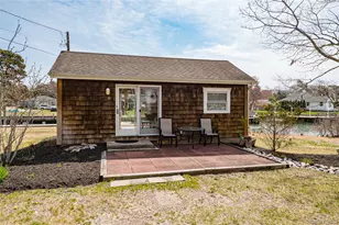 18 Shinnecock Rd, Hampton Bays, NY 11946 - Photo 6