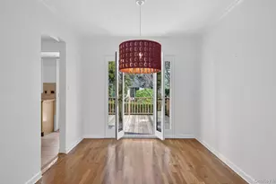 9 Eldridge Pl, Glen Cove, NY 11542 - Photo 16