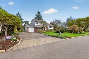 9 Eldridge Pl, Glen Cove, NY 11542 - Photo 2