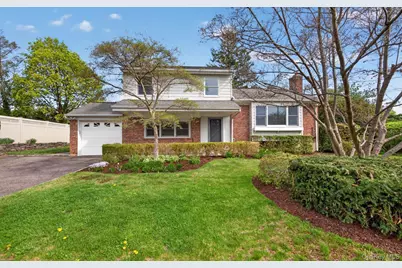 9 Eldridge Place, Glen Cove, NY 11542 - Photo 1