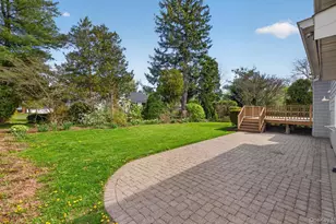 9 Eldridge Pl, Glen Cove, NY 11542 - Photo 38
