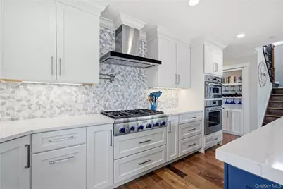 909 S 5th Street, Lindenhurst, NY 11757 - Photo 8