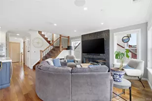 909 S 5th St, Lindenhurst, NY 11757 - Photo 14