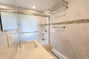 29 Tenafly Dr, New Hyde Park, NY 11040 - Photo 12