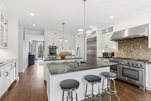 80 Wildwood Dr, Syosset, NY 11791 - Photo 18