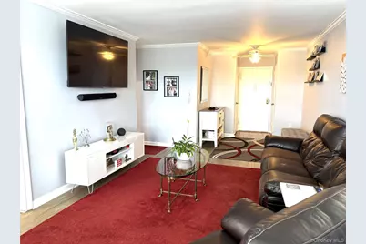 280 Guy Lombardo Avenue #5L, Freeport, NY 11520 - Photo 4