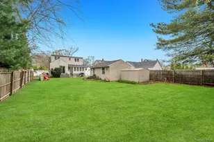 5 Washington Ave, East Islip, NY 11730 - Photo 22