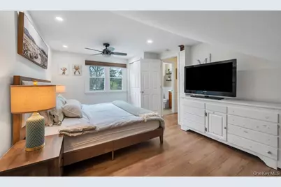 5 Washington Avenue, East Islip, NY 11730 - Photo 16