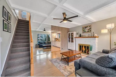 5 Washington Avenue, East Islip, NY 11730 - Photo 4