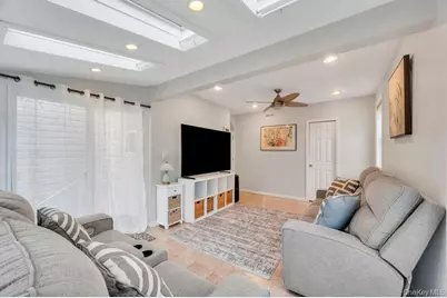 5 Washington Avenue, East Islip, NY 11730 - Photo 12