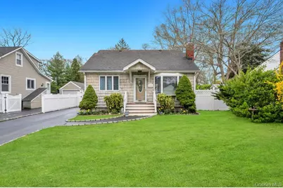 5 Washington Avenue, East Islip, NY 11730 - Photo 1