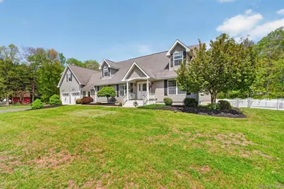 4 Lisa Lane, Hopewell Junction, NY 12533 - Photo 2