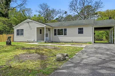 62 Margaret Drive, Coram, NY 11727 - Photo 2