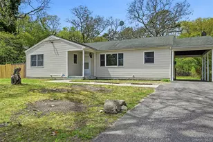 62 Margaret Dr, Coram, NY 11727 - Photo 2