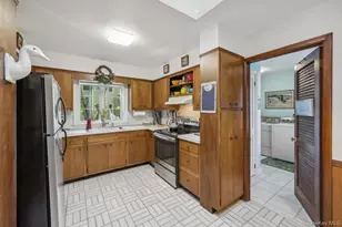 7 Linda Ln, Hampton Bays, NY 11946 - Photo 16