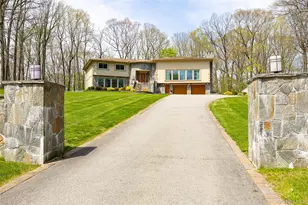 10 Quail Ridge Rd, Hyde Park, NY 12538 - Photo 2