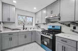 186-01 Henderson Ave, Hollis, NY 11423 - Photo 4