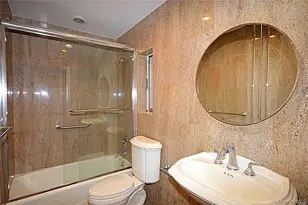 5 Gilbert Rd, Great Neck, NY 11024 - Photo 16