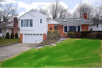 5 Gilbert Road, Great Neck, NY 11024 - Photo 1