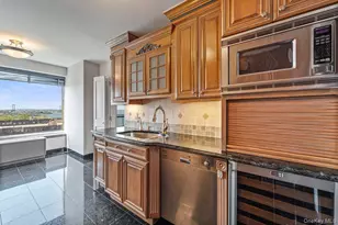 166-25 Powells Cove Blvd, Whitestone, NY 11357 - Photo 32