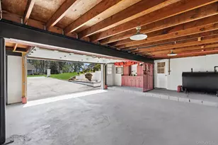5 Huckleberry Ln E, Hampton Bays, NY 11946 - Photo 16