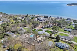 5 Huckleberry Ln E, Hampton Bays, NY 11946 - Photo 26