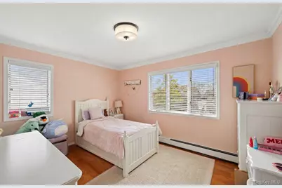114 Doncaster Road, Malverne, NY 11565 - Photo 20