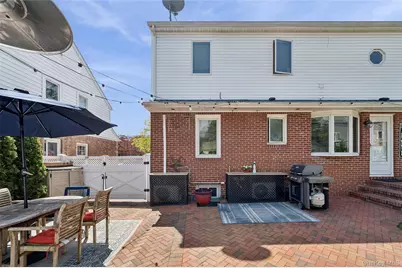 114 Doncaster Road, Malverne, NY 11565 - Photo 24