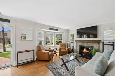 114 Doncaster Road, Malverne, NY 11565 - Photo 6