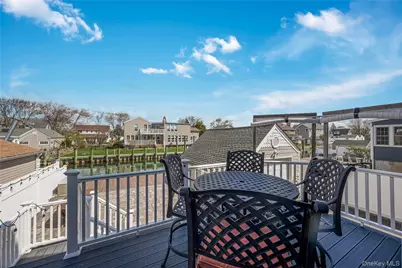 25 Cape Road, Amityville, NY 11701 - Photo 24