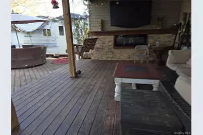 522 Rowlinson Drive, Shirley, NY 11967 - Photo 6